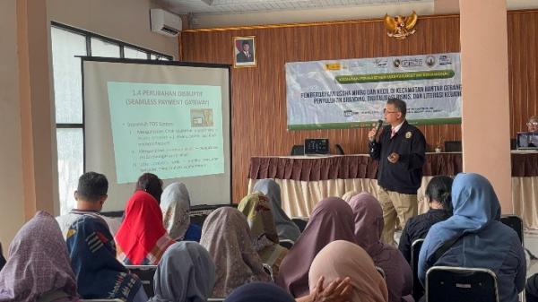UI Latih Puluhan UMKM Bekasi Kuasai Digital Marketing, Branding hingga Keuangan