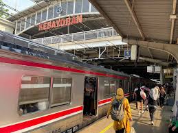Viral! Pelecehan di Stasiun Kebayoran, KAI Commuter Pastikan Usut Tuntas Pelaku Rekam di Bawah Peron