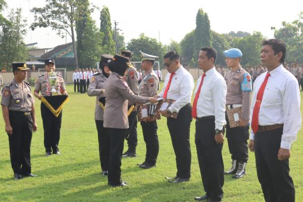 Ungkap 4.621 Butir Obat Berbahaya, Kasatresnarkoba Polres Sragen Raih Penghargaan