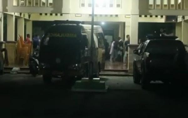 Gegerkan Warga, Seorang Kades Ditemukan Tewas di Ruang Kerja dengan Leher Terjerat Tali