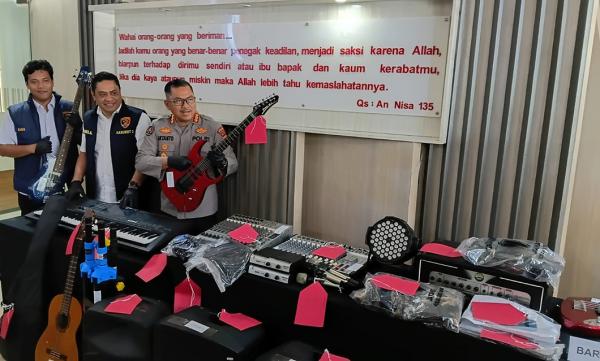 Polda Jateng Ungkap Kasus Pencurian Alat Musik di 7 Gereja, Pelaku Ditangkap di Barbershop