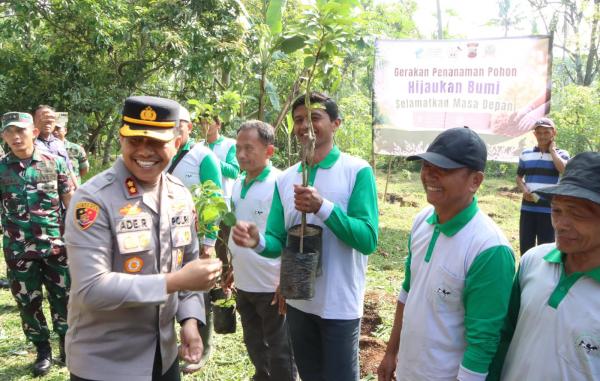 Gerakan Hijaukan Bumi di Salatiga Perkuat Sinergi TNI-Polri dan Masyarakat