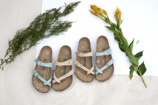 Tren Sandal 2026: Desain Feminin dan Warna Pastel Tampil Lebih Segar dengan Detail Floral 3D