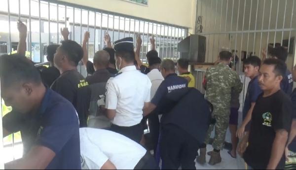 Petugas Gabungan Sisir Kamar Narapidana di Rutan Blora, Barang Terlarang Diamankan