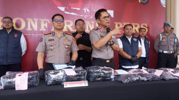 BREAKING NEWS Polisi Bongkar Penyelundupan Sabu dan Vape Yakuza Senilai Rp25,9 Miliar