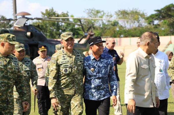 Dampingi Wakil Panglima TNI, Bupati Bojonegoro Tinjau Kesiapan 1.061 Koperasi Desa Merah Putih