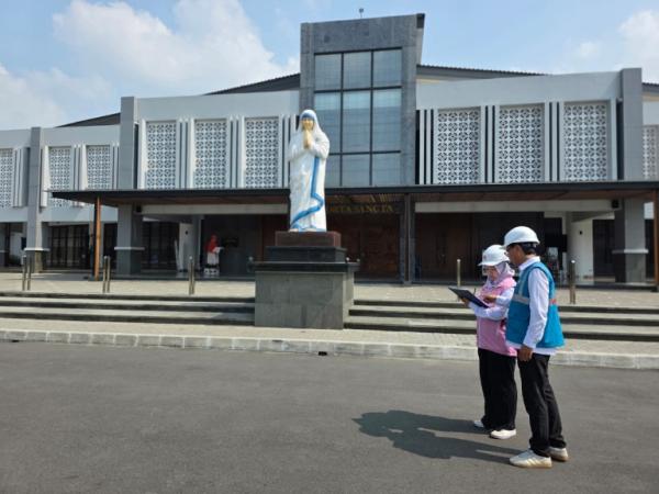 Jelang Hari Kenaikan Yesus Kristus, PLN Cikarang Cek Instalasi Listrik Gereja di Bekasi