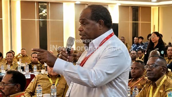 Anggaran Dipangkas Habis, Bupati John Kamuru: Kami Dipilih Rakyat, Bukan Untuk Buang Waktu