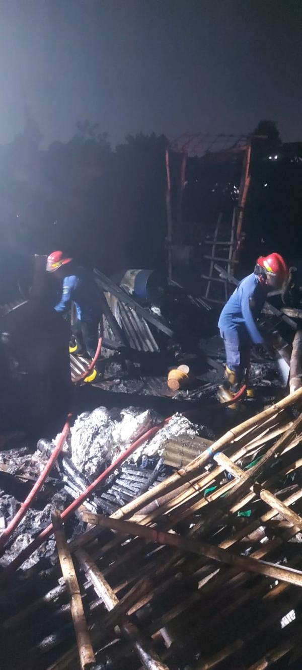 Gudang Produksi Arang di Krembangan Taman Sidoarjo Terbakar, Mesin Diduga Jadi Pemicu
