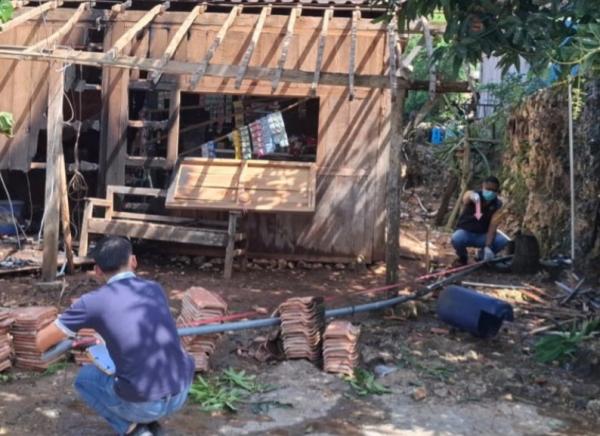 Nahas! Bantu Renovasi Rumah Tetangga, Warga Wirosari Tewas Tersengat Listrik dari Tiang Antena roboh