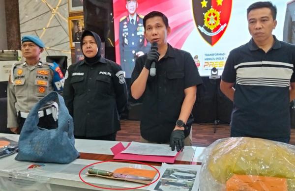 Pembunuhan Berencana di Sekelimus Bandung, Tusukan Pisau Pelaku Tembus ke Paru-Paru Korban