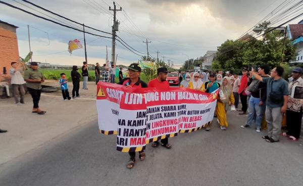 Heboh Warung Mi Babi di Sukoharjo, Ratusan Warga Turun ke Jalan Tuntut Izin Dicabut