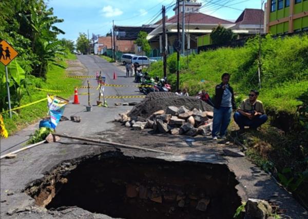 Agustina Kawal Langsung Penanganan Jembatan Ambles Purwoyoso, Pemulihan Infrastruktur Dikebut