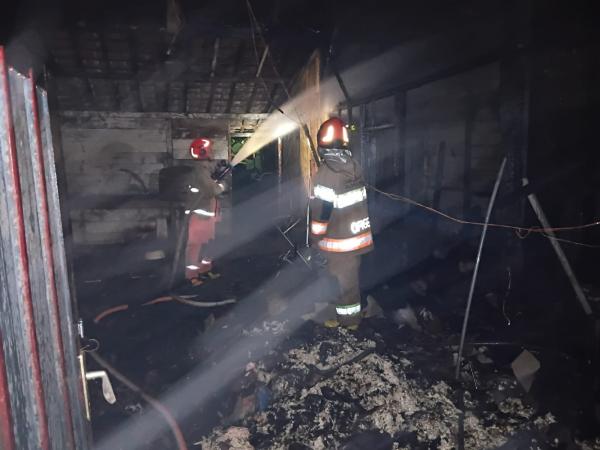 Rumah Warga di Temayang Bojonegoro Ludes Dilalap Api, Ini Penyebabnya