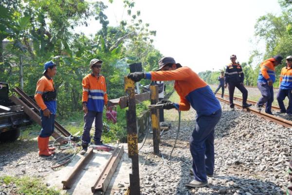 KAI Daop 4 Semarang Tutup Perlintasan Sebidang Tanpa Penjaga di Mlilir Gubug, Demi Keamanan