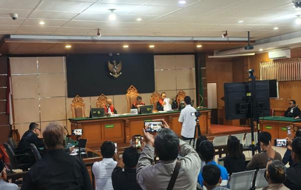 Bupati Bekasi Nonaktif Ade Kunang Klaim Proyek Rp107 Miliar Bukan Masa Jabatannya