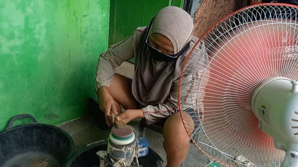 Jelang Iduladha Perajin Tusuk Sate di Blora Kebanjiran Order, Pesanan Tembus 15.000 per Hari