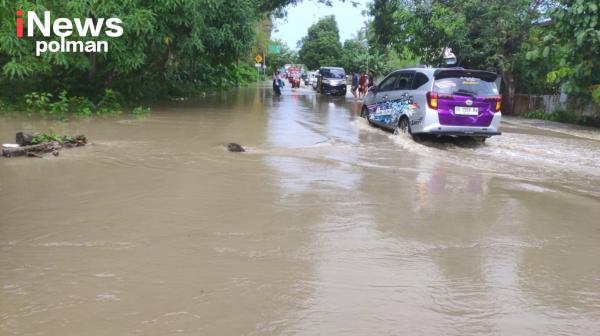 Breaking News: Banjir Rendam Permukiman di Binuang, Jalur Lintas Provinsi Sempat Lumpuh