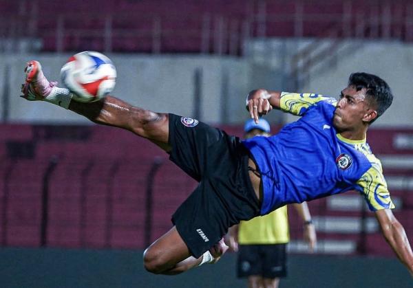 Arema FC Wajib Menang atas PSIM Yogyakarta demi Kejar Posisi 8 Besar
