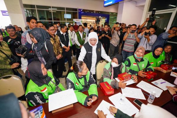 Khofifah Dorong Driver Ojol Rutin Cek Kesehatan Demi Keselamatan Berkendara