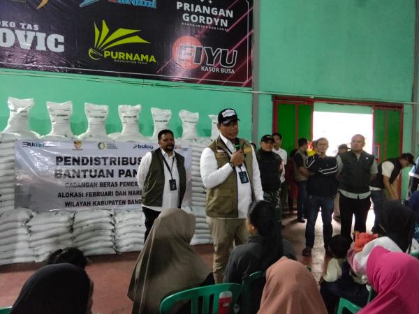 Bulog Salurkan Bantuan Pangan untuk 460.000 Lebih Warga Kabupaten Bandung