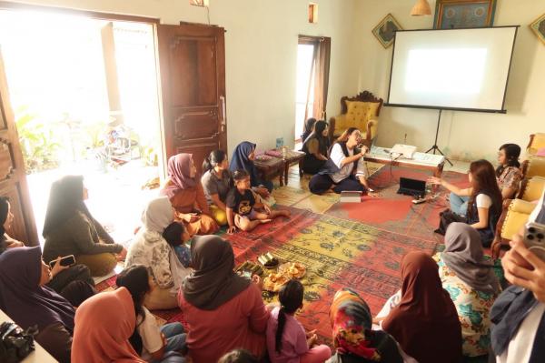 Atasi Masalah Gizi Anak, Ibu-Ibu di Desa Ngadiprono Temanggung Diedukasi Pilih Jajanan Sehat