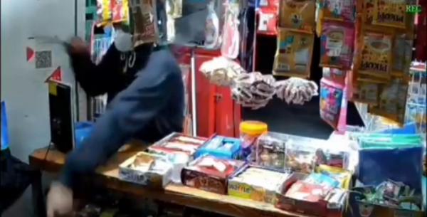 Viral Rampok Warung Pakai Pisau di Makassar, Pelaku Akhirnya Dibekuk