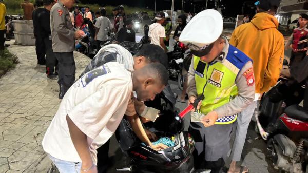 Polisi Tingkatkan Razia Malam di Kota Sorong, Belasan Motor Hingga Narkoba dan Saja Diamankan