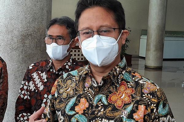 Ada Apa? Bila di Luar Rumah, Menkes Budi G Sadikin Mendadak Sarankan Pakai Masker