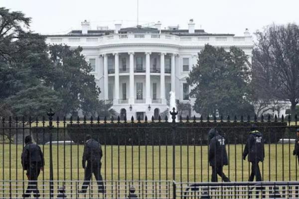 Gedung Putih Lockdown akibat Diberondong Tembakan, Donald Trump Terjebak di Dalam