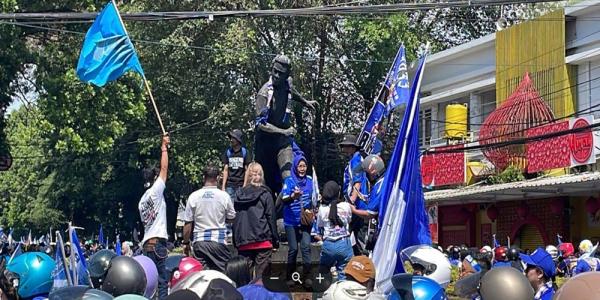 Bobotoh Membludak! Puluhan Taman Bandung Tak Selamat dari Pesta Persib