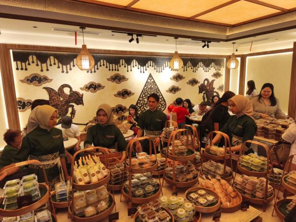 Jajanan Pasar Kini Nongkrong di Mal, Anak Muda Medan Mulai Kepincut Kue Tradisional