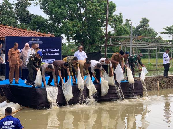 Ketahanan Pangan di Lapas Karawang, Warga Binaan Dibekali Skill Peternakan hingga Perikanan