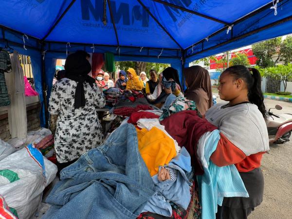 Cerita Yanti, Pemilik Laundry di Surabaya yang Raup Tambahan Penghasilan dari Donasi Baju Bekas