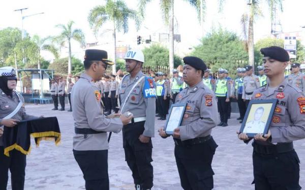 Mangkir Dinas dan Terlibat Peredaran Ekstasi, Dua Anggota Polres Duma Dipecat