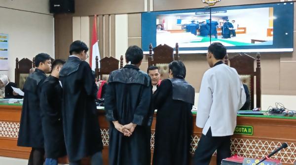 Sidang Pembunuhan Satu Keluarga di Indramayu Diwarnai Bukti Baru, BPJS Aman Yani Masih Aktif