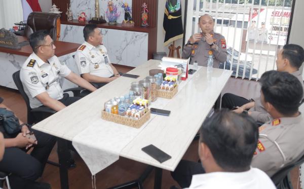 Polres Blitar Terima Audiensi dan Silaturahmi Kepala Kantor Imigrasi Kediri