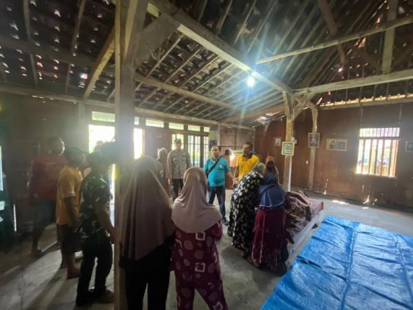 Jatuh Tersungkur Seorang Pria Meninggal di Pinggir Jalan. Polsek Grobogan Ungkap Penyebabnya