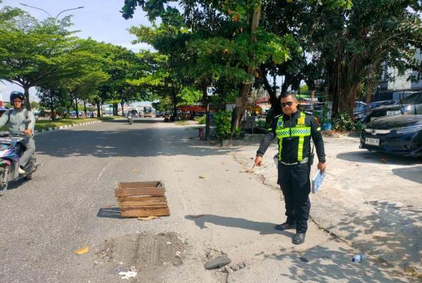 Gagal Menyalip, Pengendara Motor Tewas Ditabrak Truk Tangki di Arengka