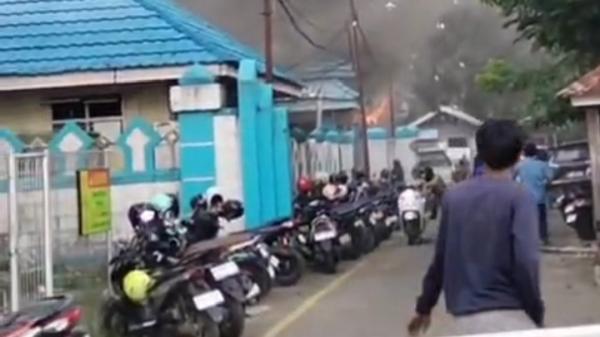 BREAKING NEWS: Kebakaran Hebat Landa RSUD Syekh Yusuf Gowa, Pasien Dievakuasi