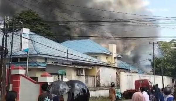Kebakaran RSUD Syekh Yusuf Gowa Picu Kepanikan Tim Medis dan Pasien, 12 Mobil Damkar Dikerahkan