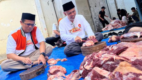 Bantu Korban Banjir, PKS Sumut Distribusikan Daging Kurban