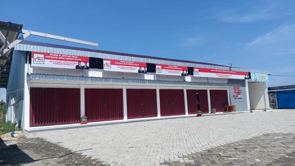 Dua Pekan Setelah Diresmikan Presiden Prabowo, KDMP Desa Ngampel Bojonegoro Masih Tutup