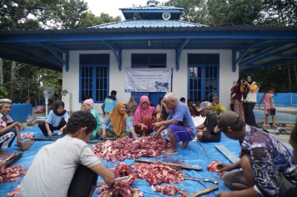 YBM PLN UID Kaltimra Salurkan Bantuan Pendidikan hingga Kurban, Jangkau Ratusan Penerima Manfaat