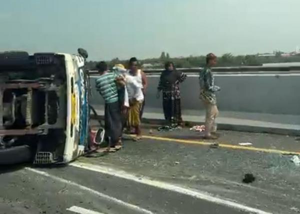 Identitas 10 Korban Luka Kecelakaan Elf di Tol Jombang-Mojokerto Terungkap, asal Madura