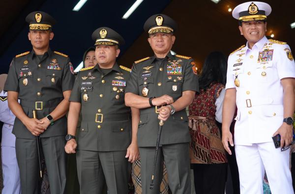 Panglima TNI Ingatkan Lulusan SMA Taruna Nusantara Hadapi Tantangan Global di Era Digital dan AI