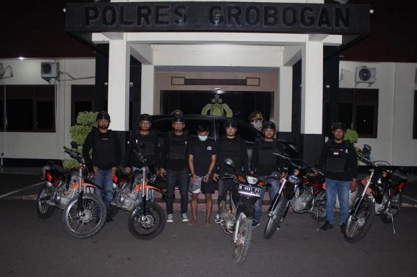 Bobol Genteng Rumah Pelaku Pencurian Sepeda Motor di Brati Grobogan Dibekuk Polisi