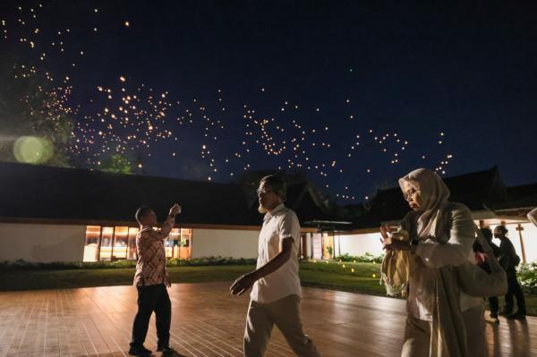 2.570 Lampion Terangi Langit Borobudur, Waisak Dongkrak Hunian Hotel dan UMKM Warga