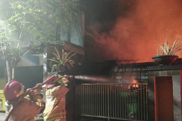 Puskesmas Tiron Kediri Ludes Terbakar Diduga Akibat Korsleting Listrik, Kerugian Capai Rp1 Miliar