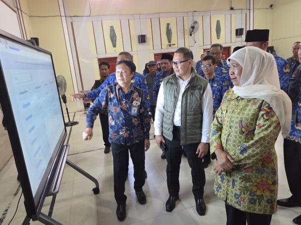 Kuota SMA/SMK Negeri Terbatas, Khofifah Ajak Lulusan SMP Jatim Bidik Beasiswa Sekolah Swasta